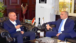 محافظ الأقصر يستقبل وفد البنك الزراعي لبحث تمويل عدد من المشروعات