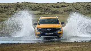 بالصور.. فورد تقدم نسخة "بنزين - كهرباء" من سيارتها رانجر البيك آب