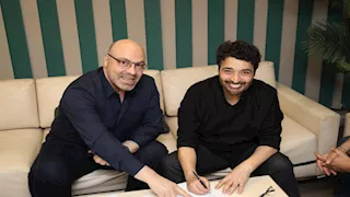 تفاصيل تعاقد حميد الشاعري مع روتانا.. و"ده بجد" أول الغيث (صور) 