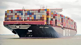 ميناء الإسكندرية يستقبل أكبر سفينة حاويات بحمولة 188 ألف طن (صور)