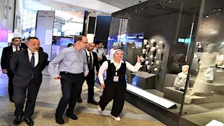 رئيس وزراء صربيا يزور المتحف الكبير والأهرامات: منبهرون بعظمة الحضارة المصرية