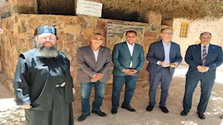 رئيس وزراء صربيا يشيد بمكانة دير سانت كاترين التاريخية والدينية