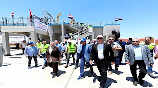 وزير الإسكان يوجه بسرعة تشغيل محطة برطباط بالمنيا - صور