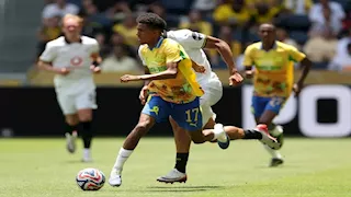 مشهد من مباراة صن داونز وبوروسيا يحدث لأول مرة في التاريخ (صورة)