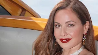 جمالها لافت وجذاب.. ريا أبي راشد بفستان ساحر في أحدث ظهور