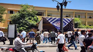 20 صورة ترصد ردود فعل طلاب الثانوية العامة بالأقصر بعد امتحان العربي