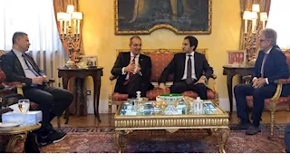 وزير الاتصالات يبحث مع مسئولي شركات تكنولوجية توسع استثماراتها في مصر