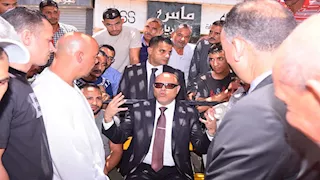 وزير العمل يتفقد أولى نقاط انتظار عمال التراحيل بباب الشعرية.. صور