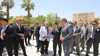 وزير التعليم العالي والمحافظ يتفقدان جامعة الفيوم الأهلية.. صور 