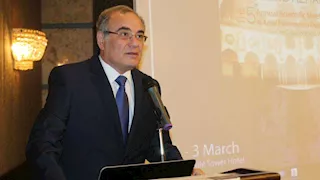 أستاذ أمراض صدر يكشف الفرق بين الالتهاب والتليف الرئوي