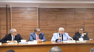 وزير التعليم العالي يعقد اجتماعًا مع رؤساء الجامعات الأهلية