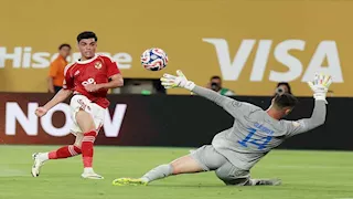 10 صور تبرز فرص الأهلي الضائعة في مباراة بورتو البرتغالي