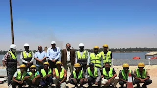 بالصور- محافظ أسوان يتابع تطوير كورنيش النيل ومراسى معبد كوم أمبو