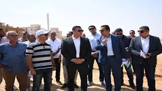 وزير الإسكان يتفقد الطرق ومشروع "ديارنا" بالعاشر من رمضان