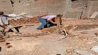 بالصور.. إزالة حالتي بناء مخالف في مدينة الأقصر