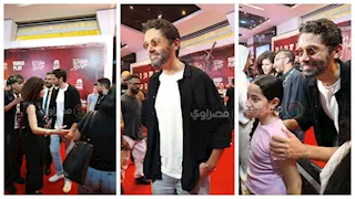 بحضور شقيقه.. كريم محمود عبدالعزيز يحتفل بمسلسله "مملكة الحرير" في عرض خاص