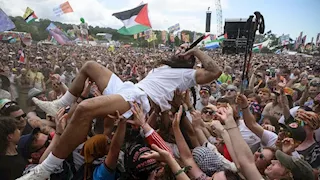 الحكومة البريطانية تدين هتافات ضد الجيش الإسرائيلي بمهرجان موسيقي