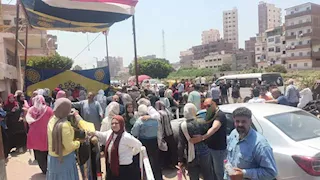 تضارب آراء طلاب الثانوية حول امتحان الإنجليزي في كفر الشيخ - صور