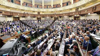 موعد زيادة أسعار السجائر والمشروبات الكحولية والبترول الخام