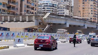 تحويلات مرورية لتركيب كوبري مشاة الأتوبيس الترددي بالقاهرة