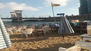 ممنوع نزول البحر بشواطئ في الإسكندرية لليوم الثاني.. والمصايف: راقبوا أطفالكم- صور