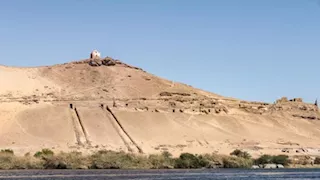 اكتشافات أثرية عظيمة.. ماذا وجدوا في مقابر قبة أبو الهوا بأسوان؟ (صور)