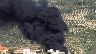 مقتل وإصابة 5 أشخاص بحريق محطة للمحروقات في جبل لبنان