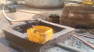 للمرة الثانية.. ضبط مصنع يعيد تدوير زيوت المحركات المستعملة ببني سويف