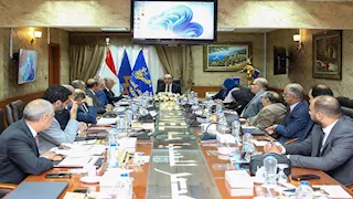 منها عمر أفندي.. وزير قطاع الأعمال: دراسة لإنشاء فنادق جديدة في عدد من المحافظات