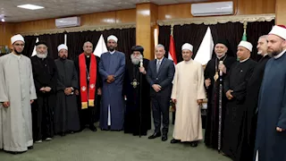 وفد من الأزهر والأوقاف والكنائس يهنئ محافظ الإسماعيلية بعيد الأضحى 