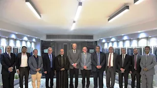 وفد الأقباط الإنجيليين يقدم التهنئة لمحافظ أسوان بمناسبة عيد الأضحى 