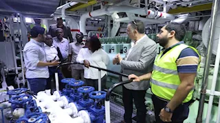 وفد من هيئة الموانئ الكينية يزور ميناء الإسكندرية -صور