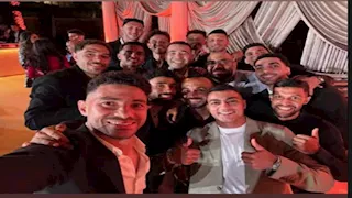 "قشرت الكلمنتينا".. 20 صورة لـ نجوم الأهلى وزوجاتهم في حفل زفاف طاهر