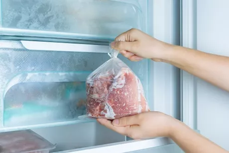 "الصحة" توجه نصائحها عند التعامل مع الأضحية 