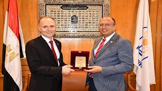 السفير البلغاري يزور جامعة حلوان لبحث التعاون الأكاديمي والتبادل الثقافي
