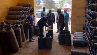 وزن عشوائي.. محافظ الدقهلية يكتشف تلاعبًا بأوزان أسطوانات البوتاجاز