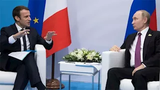 ماكرون يدعو لتشديد العقوبات على روسيا حال فشل المفاوضات بينها وبين أوكرانيا