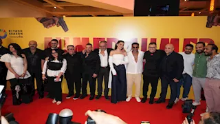 بحضور السقا وفهمي وغادة عبدالرازق.. 18 صورة جديدة من عرض "أحمد وأحمد"