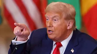 ترامب يفرض رسومًا جمركية جديدة على 3 دول عربية