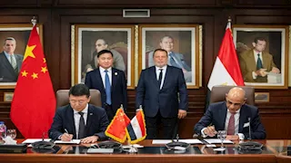 محافظ المركزي يستقبل نظيره الصيني ويشهدان توقيع 3 مذكرات للتعاون