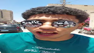 "باي من غير سلام".. تيشرتات ونظارات وأجواء هستيرية في وداع الثانوية بسوهاج