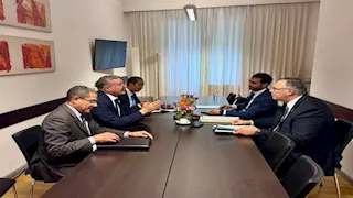 وزير البترول يبحث مع توتال إنيرجيز الفرنسية زيادة الإنتاج بالبحر المتوسط