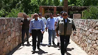 محافظ جنوب سيناء يزور دير السبع بنات ويؤكد دعم قيم التعايش (صور)