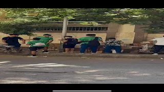 عربة سندوتشات والرصيف.. 15 صورة لناشئين الزمالك من أمام بوابات النادي