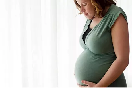 هل عملية التكميم تؤثر على فرص الإنجاب عند النساء؟ طبيب يوضح