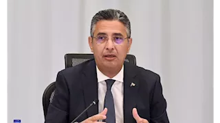 وزير التموين ومحافظ مطروح يفتتحان سوق اليوم الواحد و"أهلًا مدارس"