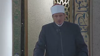 كيف تبني الشريعة الإسلامية مجتمعات مستقرة مترابطة؟.. خطبة مدير مركز الأزهر للفتوى بالمركز الإسلامي ف