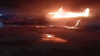 بالصور.. حريق هائل يلتهم محل أحذية في بني سويف 