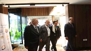 وصول القيادات الحزبية لمؤتمر الجبهة لحضور الاجتماع التحضيري لانتخابات الشيوخ