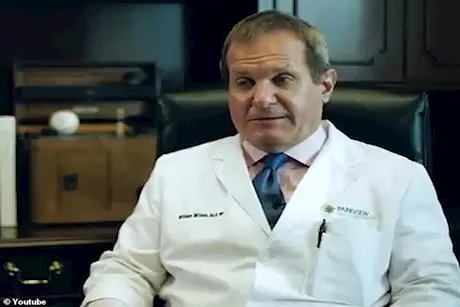 طبيب يروي نجاته من أزمة قلبية: تجاهلتُ هذه العلامات